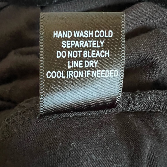 EUC Pleione black sleeveless wrap top - Picture 4 of 4